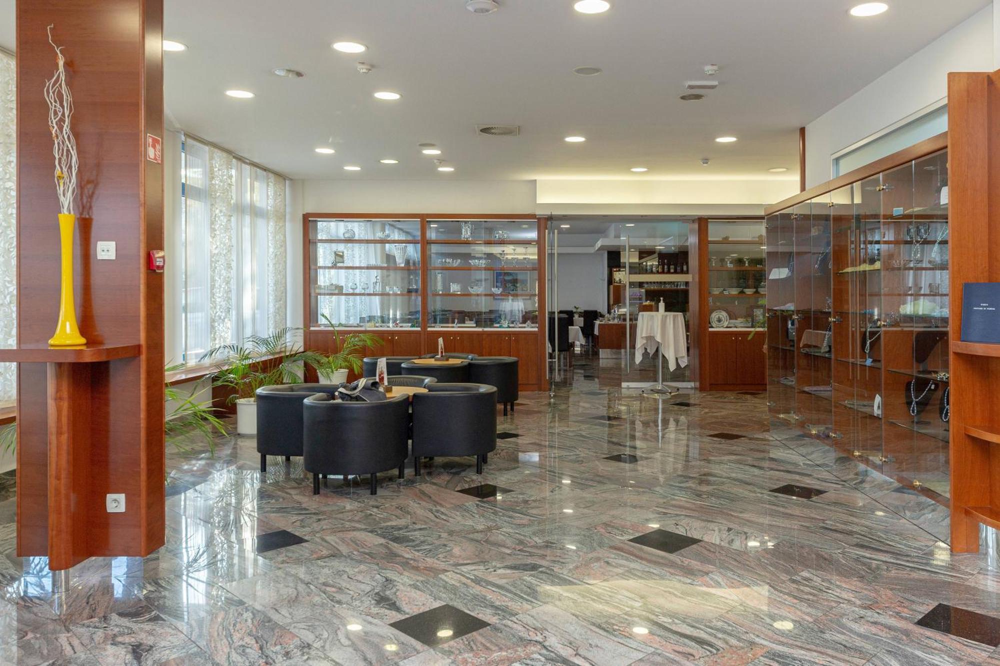 Garni Hotel Azul Kranj Exterior foto